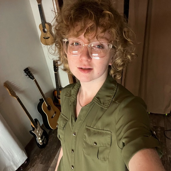 Meet your Posher, Thea - Picture 2 of 2